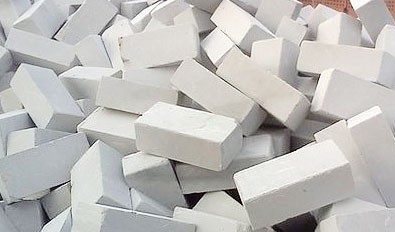Кирпич рядовой силикатный полуторный КУРЯЖ навал_фото Кирпич рядовой силикатный полуторный КУРЯЖ навал